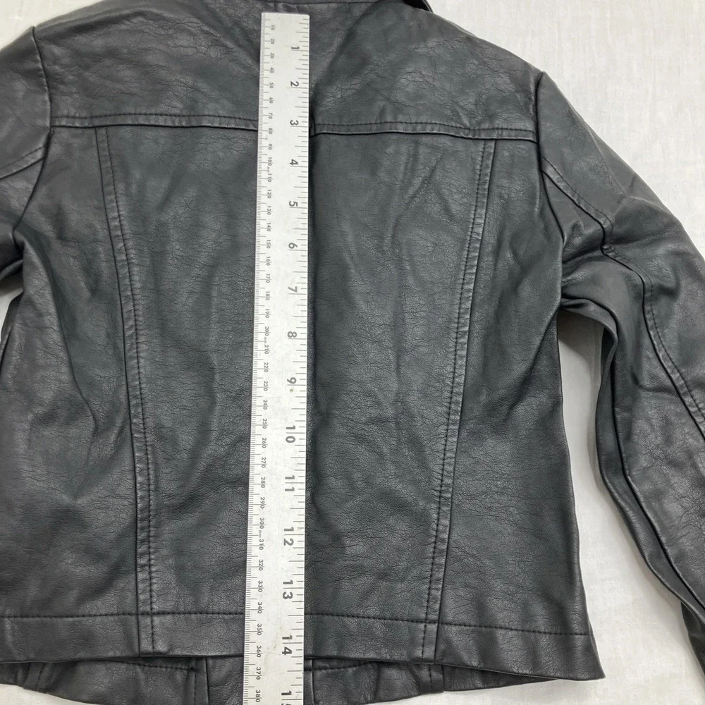 Justice Girls Jacket Size 6/7 pleather motto Black With Silver Stars Zip Up